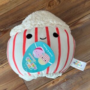 NWT! FlipaMallow “Arnell and Poodle”